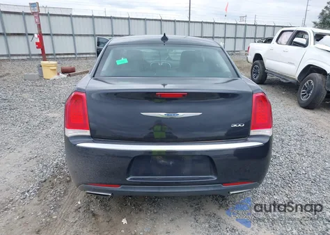 2015 Chrysler 300 Limited z USA, uszkodzony, nr VIN 2C3CCAAG2FH760672